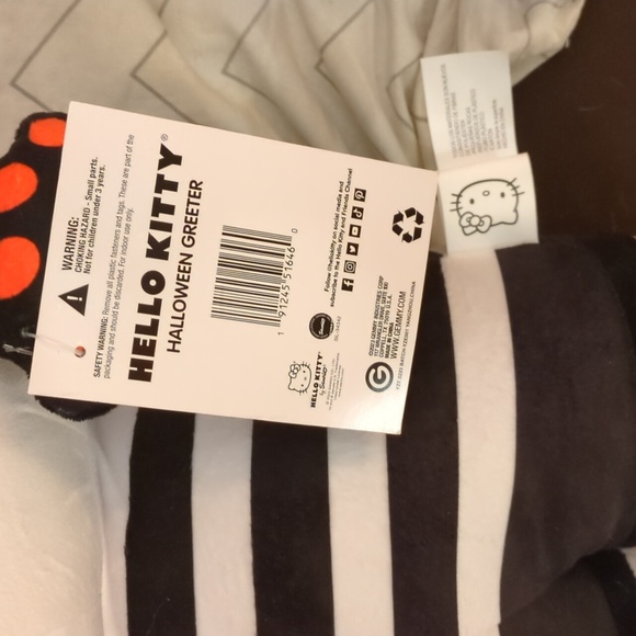 Stuffed Hello Kitty - Picture 3 of 5